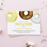 Waterverf Geel en Chocolade Donuts Sweet 16 Kaart<br><div class="desc">Nodig gasten uit voor uw evenement met deze aanpasbare zoete 16 uitnodiging. Het beschikt over waterverf geel,  chocolade en witte chocolade geglazuurde donuts met kleurrijke sprinkles. Personaliseer door uw gegevens toe te voegen. Deze donuts zoete zestien feestuitnodiging is perfect voor elk evenemententhema of seizoen. Andere kleuren zijn beschikbaar.</div>