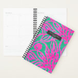 Waterverf geïnspireerde roze Aqua Damask Floral Planner<br><div class="desc">Het warm roze waterverf vochtige vocht inspireerde het patroon. Geef de naam in de grijze rechthoek aan de voorkant aan.</div>