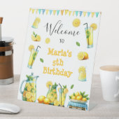 Waterverf Gele Limonade Verjaardagsfeest Verwelkom Reclamebord Met Voetstuk (Insitu)