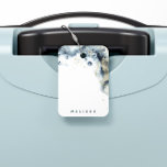 Waterverf Gold Waves Monogram Bagagelabel<br><div class="desc">Waterverf spatten in marineblauw en nepgoud imiteren golven en zand waardoor de perfecte moderne accessoire voor uw vakantie. Alle informatie is in een elegant sans serif lettertype. Je kunt het koppelen met andere items uit ons "Waterverf Waves" collectie.</div>