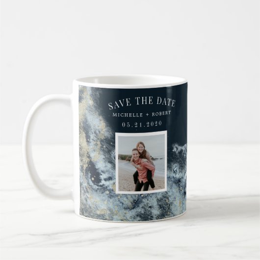 Waterverf golven kustlijn opslaan de datum foto koffiemok (Links)