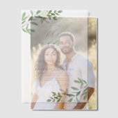 Waterverf Greenery en White Flowers Grey Wedding Vellum Uitnodigingen (Offset (Koppel))