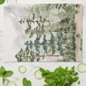 Waterverf groen dennenbos op berg theedoek (Gevouwen)