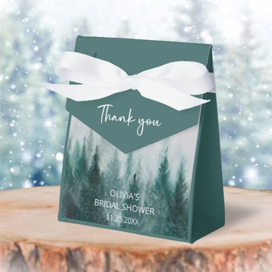 Waterverf groene bruiloftsbruiloft met pijnboom bo bedankdoosjes