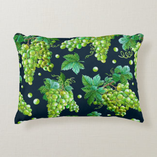 Waterverf groene druiven, bladeren op een donkere  accent kussen