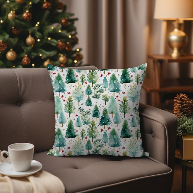 Waterverf groene kerstboom winterbos kussen (Watercolor Green Christmas Tree Winter Forest Throw Pillow in Decorated Christmas Living Room )