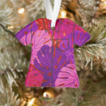 Waterverf Hawaiian Monstera Leaf Aloha Shirt Ornament<br><div class="desc">Rood,  koraal,  paarse en roze kleurweg. Ons Hawaiiaanse tropische ontwerp bestaat uit monstera-bladeren en palmbladeren op een waterverf achtergrond.</div>