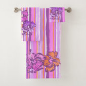 Waterverf Hibiscus Hawaiian Stripe-Violet Bad Handdoek (Insitu)