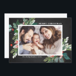 Waterverf Hollies Chalkboard kerstfoto<br><div class="desc">Stuur dit seizoen uw dierbaren kerstcadeautjes met deze nette horizontale kerstfotoplatte kaart. Het is voorzien van waterverf hollies, faux gouden folie accenten, een passend feestpatroon, een faux achtergrond en een moderne typografie. De teksten zijn volledig bewerkbaar. Pas deze heilige kerstfotokaart aan door uw foto, naam en jaar toe te voegen....</div>