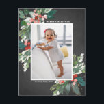 Waterverf Hollies Faux Chalkboard kerstfoto Feestdagenkaart<br><div class="desc">Stuur dit seizoen je geliefden kerstavond met dit prachtige,  rustige kerstfoto-briefkaart. Het is voorzien van waterverf hollies,  faux gouden folie accenten,  overeenkomend feestpatroon,  faux krijtboard papier en moderne typografie. De teksten zijn volledig bewerkbaar. Pas dit heilige briefkaart voor kerstfoto aan door uw foto,  naam en jaar toe te voegen.</div>