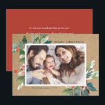 Waterverf Hollies Kraft Paper Botanische Foto<br><div class="desc">Stuur dit seizoen uw dierbaren vakantiegroeten met deze robuuste horizontale vakantiefotofkaart. Het is voorzien van waterverf hollies,  faux gouden folie accenten,  overeenkomend feestpatroon,  faux kraft paper background en moderne typografie. De teksten zijn volledig bewerkbaar. Pas deze holly vakantiefotokaart aan door uw foto,  naam en jaar toe te voegen.</div>