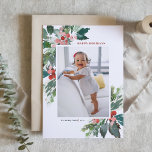 Waterverf Hollies met Faux Gold Foil Foto Feestdagen Kaart<br><div class="desc">Stuur dit seizoen je geliefden vakantiekerker met deze mooie Prettige feestdagen. Het is voorzien van waterverf hollies,  faux gouden folie accenten,  overeenkomend feestdagen en moderne typografie. De teksten zijn volledig bewerkbaar. Pas deze waterverf-vakantiekaart aan door uw foto,  naam en jaar toe te voegen.</div>