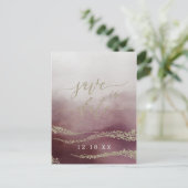 Waterverf in Cranberry Bruiloft Save the Date Aankondigingskaart (Staand voorkant)