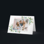 Waterverf kerstavond en Holly Lijst Feestdagen Kaart<br><div class="desc">Vrolijk kerstfeest! Stuur vakantiewensen naar familie en vrienden met deze groene vakantiekaart. Het is voorzien van waterverf illustratie van hollies,  pijnnaalden en eucalyptus en evergreen met klassieke typografie. Personaliseer door uw favoriete foto te voorzien en namen en bericht toe te voegen. Overeenkomende objecten zijn beschikbaar.</div>