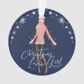 Waterverf kerstavond met een meisje met een licht ornament (voorkant)
