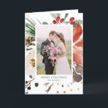 Waterverf kerstbloemen met uw foto feestdagen kaart<br><div class="desc">Deze elegante en trendy kerstkaart is voorzien van rode en witte waterverf bloemen met groene bladeren en faux gouden accenten en uw favoriete persoonlijke foto. Voeg je persoonlijke bericht aan de binnenkant toe.</div>