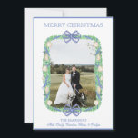 Waterverf Kerstmis Garland die een foto stopt Feestdagenkaart<br><div class="desc">Waterverf kerstgarland houdt Vintage één Kaart voor de fotovakantie tegen. Deze prachtige kerstfotokaart is voorzien van een waterverf kersttuin met witte bogen als lijst voor één foto. De achterkant van de uitnodiging zijn kerstgerechten met kerstgarland en bogen. Het is perfect als je op zoek bent naar een klassieke, zuidelijke, grootmilleniale...</div>