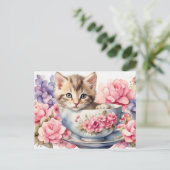Waterverf Kitten in theekopje met bloemen Briefkaart (Staand voorkant)