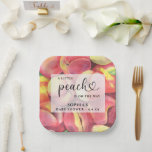 Waterverf Kleine perziken is onderweg naar baby sh Papieren Bordje<br><div class="desc">Schattigee Waterverf "Kleine perzik is onderweg". Perzikpatroon en bladeren - Baby shower Uitnodiging. Overeenkomende objecten beschikbaar.</div>