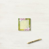 Waterverf Lavender Floral over Olive Green Post-it® Notes (Op bureau)