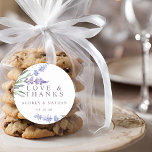 Waterverf Lavender Floral Wedding Dank je Ronde Sticker<br><div class="desc">Zeg dank aan uw huwelijksgast met deze elegante en romantische waterverf lavendelbloemen in paarse en blauw met groen ronde sticker.</div>