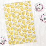 Waterverf Lemon Pattern Citrus Theedoek<br><div class="desc">waterverf citroenpatroon op een witte achtergrond voor een zomeropname van visueel vitamine C. Originele kunst door Nic Squirrell.</div>