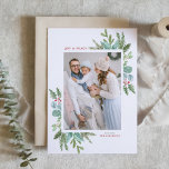 Waterverf Lijst met kerstcadeaus Foto Feestdagen Kaart<br><div class="desc">prettige feestdagen! Stuur vakantiewensen naar familie en vrienden met deze groene vakantiekaart. Het is voorzien van waterverf illustratie van hollies,  pijnnaalden en eucalyptus en evergreen met klassieke typografie. Personaliseer door uw favoriete foto te voorzien en namen en bericht toe te voegen. Overeenkomende objecten zijn beschikbaar.</div>