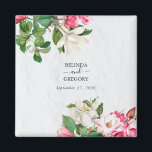 Waterverf Magnolia Flowers Wedding Favor Magneet<br><div class="desc">Een prachtige waterverf met een Magnoliaanse bloemenbruiloft. Een uniek ontwerp dat gebruikmaakt van roestachtige  botanische Magnoliumfloralen. Een elegant wit en roze retro floraal ontwerp met een schuine streep. Een chic bruiloft gunt design met moderne elementen. Er zijn ook huwelijksuitnodigingen en andere kantoorbenodigdheden beschikbaar.</div>