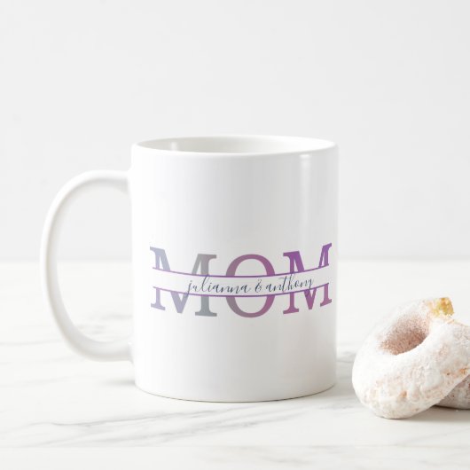 Waterverf mam gesplitst monogram met kinder namen koffiemok (Met donut)