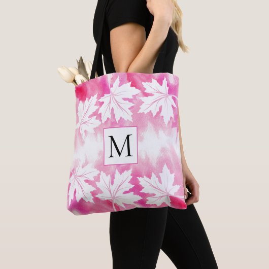 Waterverf met warme roze spoelbladeren en monogram tote bag (Dichtbij)