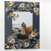 Waterverf Midnight Blue Gouden Bloemen Drieluik Uitnodiging (Binnenzijde eerst)