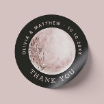 Waterverf Moon | Black Bedankt voor de huwelijksgu Ronde Sticker<br><div class="desc">Breng een gedurfd en betoverend element aan uw huwelijksgunsten met deze zwarte mystieke maan dank u sticker. Met een zacht maanontwerp op volle waterverf in combinatie met een elegant script, combineert deze sticker romance en mysterie. Perfect voor koppels die iets niet-traditioneel maar verfijnd willen. Ontworpen om hemelse en humeurige huwelijksthema's...</div>
