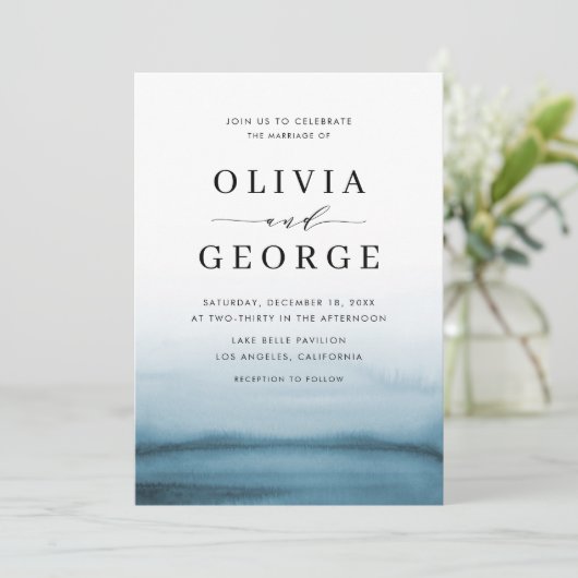 Waterverf Ombre Navy Blue Modern Wedding Kaart (Staand voorkant)