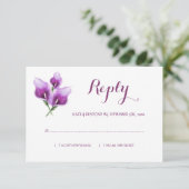 Waterverf Paarse Calla Lily Monogram Bruiloft RSVP Kaartje (Staand voorkant)