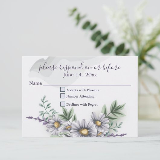 Waterverf Paarse Daisy Wedding RSVP Kaartje (Staand voorkant)