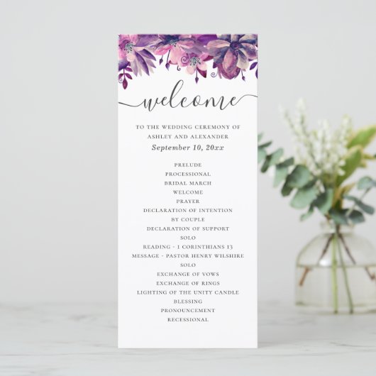 Waterverf paarse en roze bloemenscript bruiloft programmakaart (Staand voorkant)