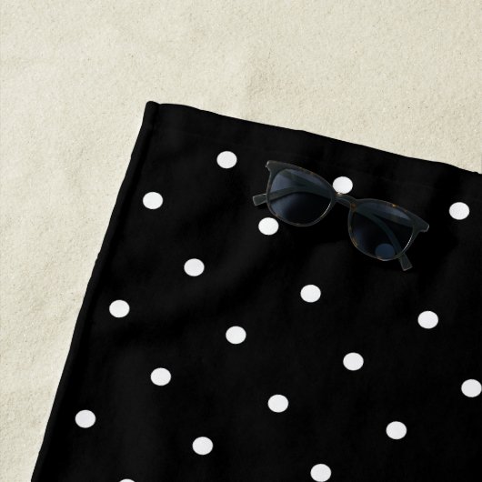 Waterverf Paarse Iris Black White Polka Dots Strandlaken (In situ)