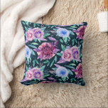 Waterverf paarse roze bloemmotief kussen<br><div class="desc">Waterverf paarse roze blauw bloemmotief gooi kussen.</div>