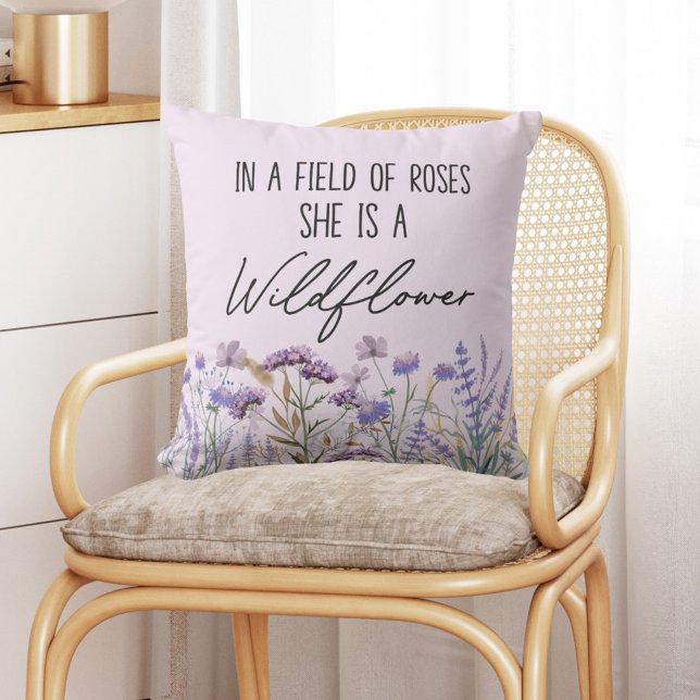Waterverf Paarse Wilde Bloemenwei Quote Kussen (In situ chair)