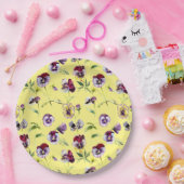 Waterverf Pansies Patroon op Geel Papieren Bordje (Feest)