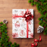 Waterverf parfumflessen roze kerst cadeaupapier<br><div class="desc">Waterverf parfumflessen roze kerstinpakpapier. Heerlijk kerstontwerp van parfumflessen en kerstbloemen.</div>
