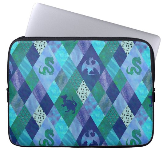 Waterverf Patchwork Dragon in Blue and Green Tape Laptop Sleeve (Voorkant)