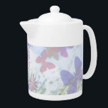 Waterverf patel Butterfly Garden Lavender Theepot<br><div class="desc">Deze  vlindertuin heeft zachte tonen en een somber gevoel. Gedemoreerd met vliegende vlinders in een heldere tuin,  is dit een geweldig geschenk of aankoop voor iedereen.</div>