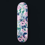 Waterverf patroon van de zoete roze Navy Flowers Persoonlijk Skateboard<br><div class="desc">Dit moderne en elegante patroon van waterverf is perfect voor de trendy en stijlvolle vrouw. Het bevat handbeschilderde bessen roze, wazige roze, marineblauw, pastelblauw, neongeel en blauwgroen groen bloemen en bladpatroon boven op een eenvoudige witte achtergrond. Het is artsachtig, , meisjes, delicaat en zoet; het perfecte ontwerp voor de zomer-...</div>
