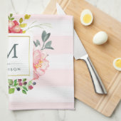 Waterverf Peony Flowers met Monogram en Stripes Theedoek (Quarter Fold)