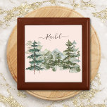 Waterverf Pijnbos en berg Rustiek Cadeaudoosje<br><div class="desc">Heerlijk natuur liefhebbers met onze Waterverf dennenbos rustieke geschenkdoos. Een  touch en grillige charme maken het de perfecte mix van elegantie en boho vibes. #GiftIdeas #NatureInspired</div>