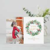 Waterverf Pine en Berry Wreate kerstfoto Folie Uitnodiging (Staand Voorkant)