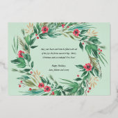 Waterverf Pine en Berry Wreate kerstfoto Folie Uitnodiging (Achterkant)