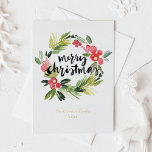 Waterverf Pine en Holly Krans Vrolijk Kerstfeest Folie Feestdagen Briefkaart<br><div class="desc">Stuur uw vakantiewensen naar vrienden en familie met dit aanpasbare kerst briefkaart. Dit gouden folie kerst briefkaart is voorzien van een aquarel krans van dennennaalden en hulst met "Merry Christmas" in borstelkalligrafie. Personaliseer het door uw eigen gegevens toe te voegen. Dit krans kerst briefkaart is beschikbaar op andere karton. Overeenkomende...</div>