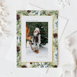 Waterverf Pine en Pine Cones Foto Kerst Folie Feestdagen Briefkaart<br><div class="desc">VREUGDE | Stuur uw warme vakantie groeten met dit aanpasbare gouden folie kerst briefkaart. Het beschikt over waterverf dennennaalden,  eucalyptusbladeren en pinecones. Personaliseer deze groene vakantiekaart door uw gegevens toe te voegen. Deze aangepaste foto kerst briefkaart is beschikbaar op andere cardstock. Overeenkomende objecten zijn beschikbaar.</div>